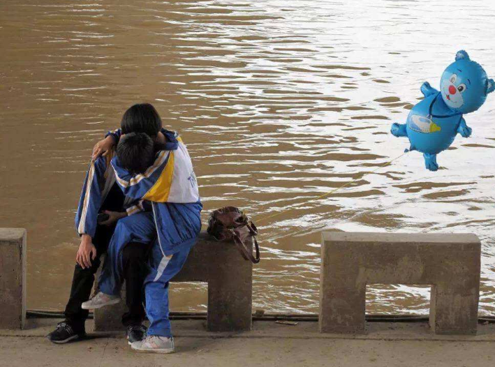 孩子早恋如何教育,孩子早恋怎么引导(图2) 孩子早恋如何教育,孩子早恋怎么引导(图2)