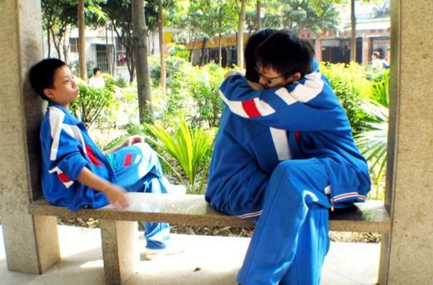 12岁的孩子早恋怎么办,孩子为什么早恋(图2) 12岁的孩子早恋怎么办,孩子为什么早恋(图2)