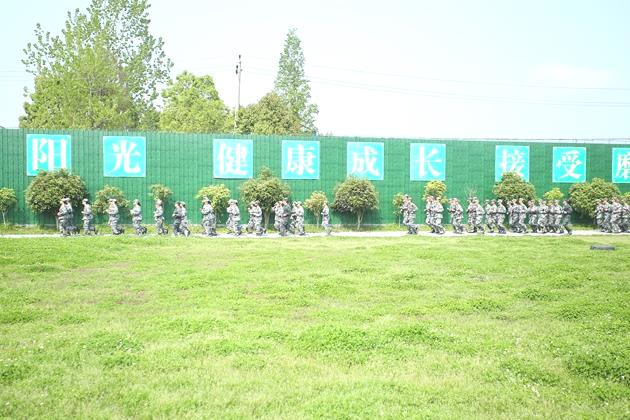 为何孩子和家长之间不亲密?专家们认为,这是由于家长没有做好这三个方面(图1) 为何孩子和家长之间不亲密?专家们认为,这是由于家长没有做好这三个方面(图1)