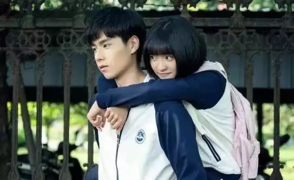 孩子早恋了怎么办,如何对待孩子早恋(图3) 孩子早恋了怎么办,如何对待孩子早恋(图3)