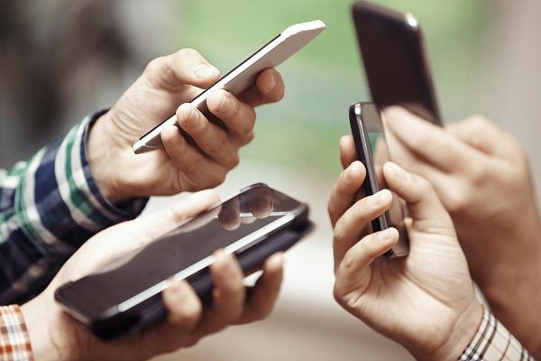 孩子的网络成瘾背后是心理问题，孩子网瘾形成的原因是复杂的，不可苛责(图1)