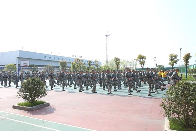 湖北十堰封闭式特训学校怎么收费(图1)